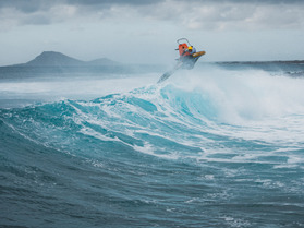 Suardiaz (ESP) and Berzolla (USA) crowned Wave World Champion at GWA Wingfoil World Cup 2025 in Sal (CPV)