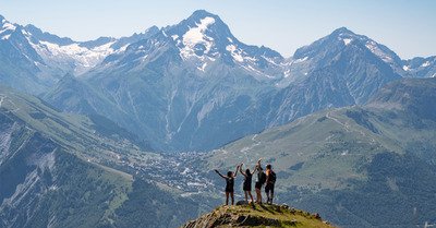 Les 2 Alpes, une terre d&rsquo;aventures pour les vacances d&rsquo;&eacute;t&eacute; !