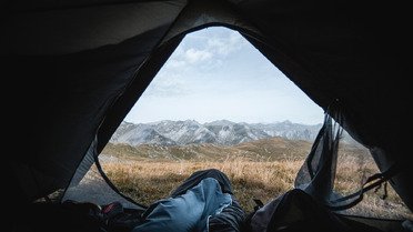 La tente canadienne comme ic&ocirc;ne du camping collectif