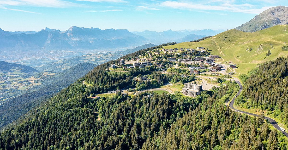 Chamrousse se renouvelle pour l'été 2025