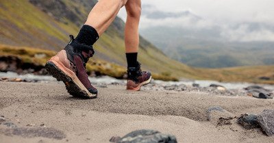 Chaussures de randonn&eacute;e Lowa Explorer GTX Mid 