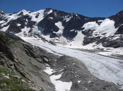 Le refuge des Conscrits et le Glacier de Tr&eacute;-la-T&ecirc;te