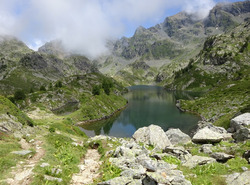 Les lacs de la Pra par les Lacs Robert