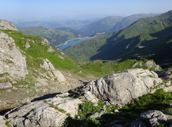 Le pied de la Pierra Menta en boucle depuis Treicol et la Br&egrave;che de Parozan