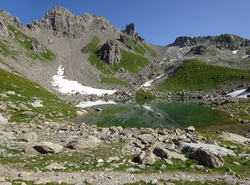 Le pied de la Pierra Menta en boucle depuis Treicol et la Br&egrave;che de Parozan