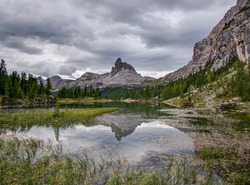Lac Dolomites HDR 2